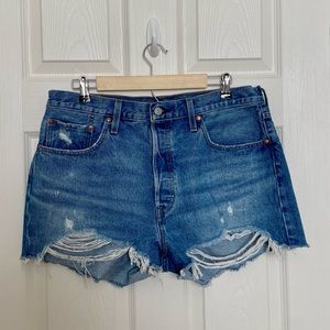 Levi’s 501 High Waisted Denim Shorts Size 33